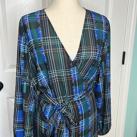 Eloquii Plus Size Wrap Tie Front Blouse Size 16 - Picture 3 of 8